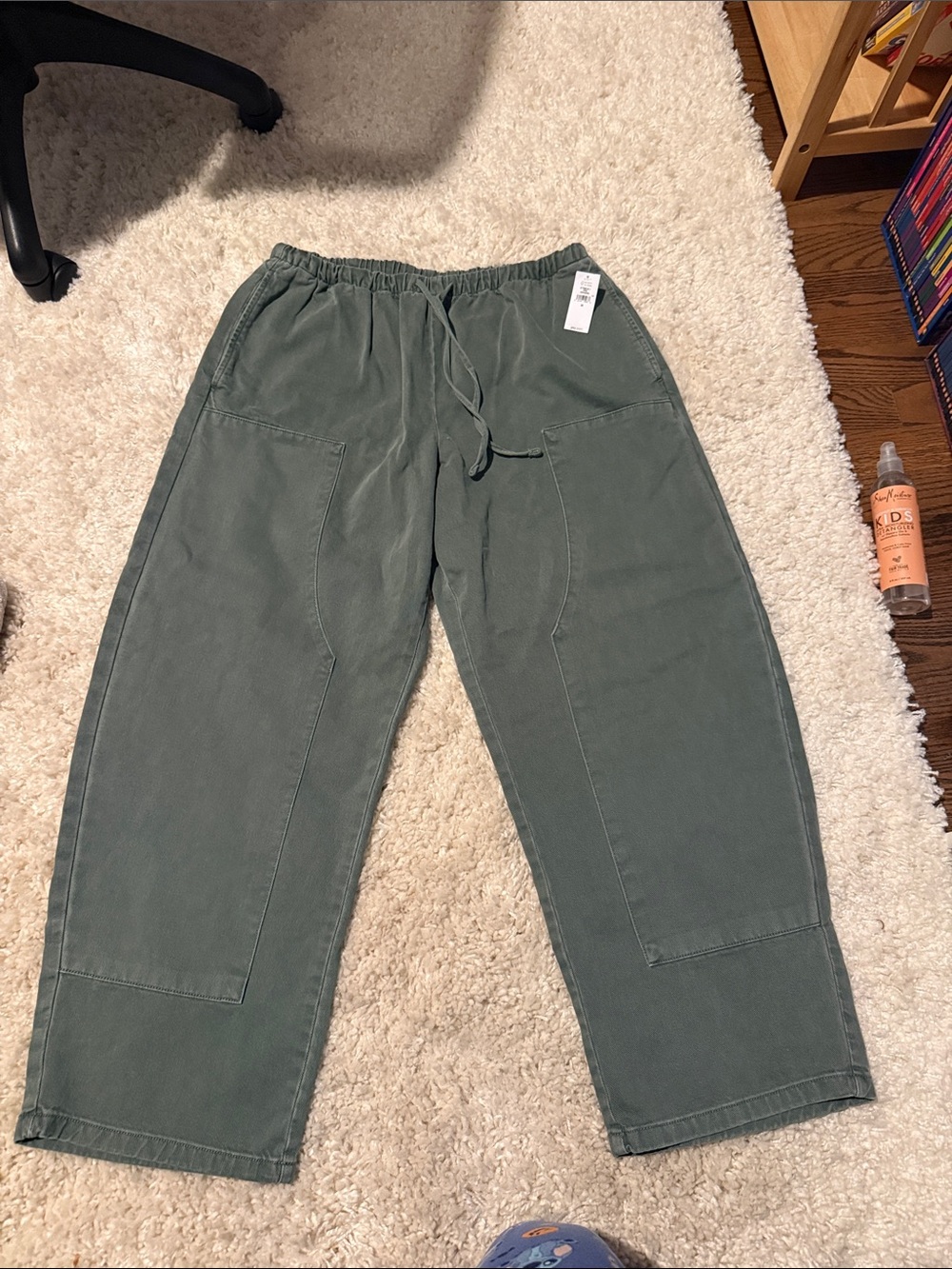 GAP Wide-Leg barrel Drawstring Pants in Olive Green